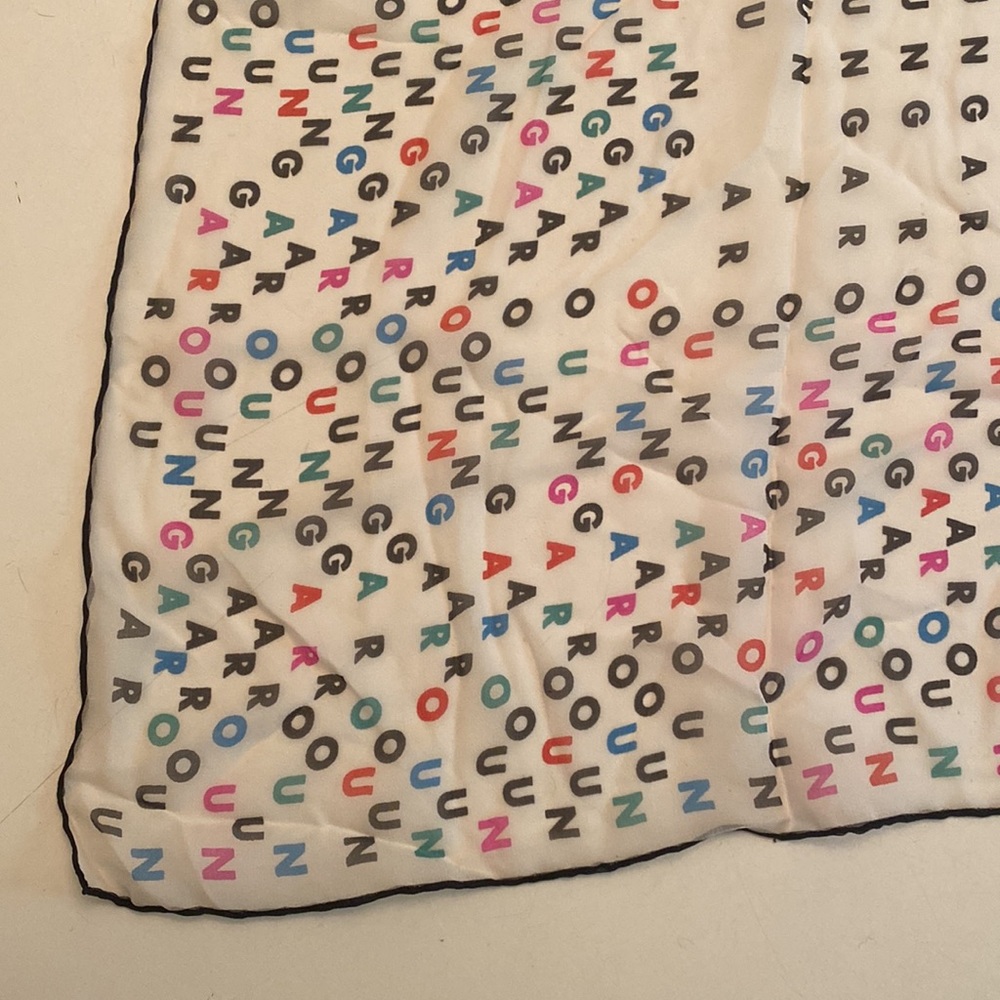 Vintage Emanuel Ungaro square silk scarf from Neiman Marcus - Picture 3 of 7